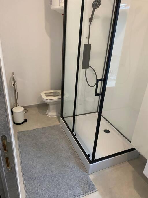 1-E Superbe Appartement Lumineux Charleroi Kültér fotó