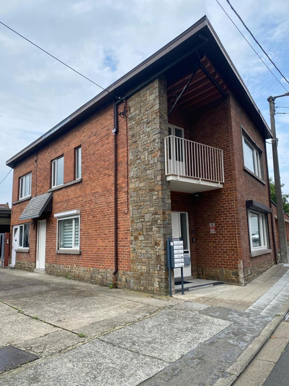 1-E Superbe Appartement Lumineux Charleroi Kültér fotó